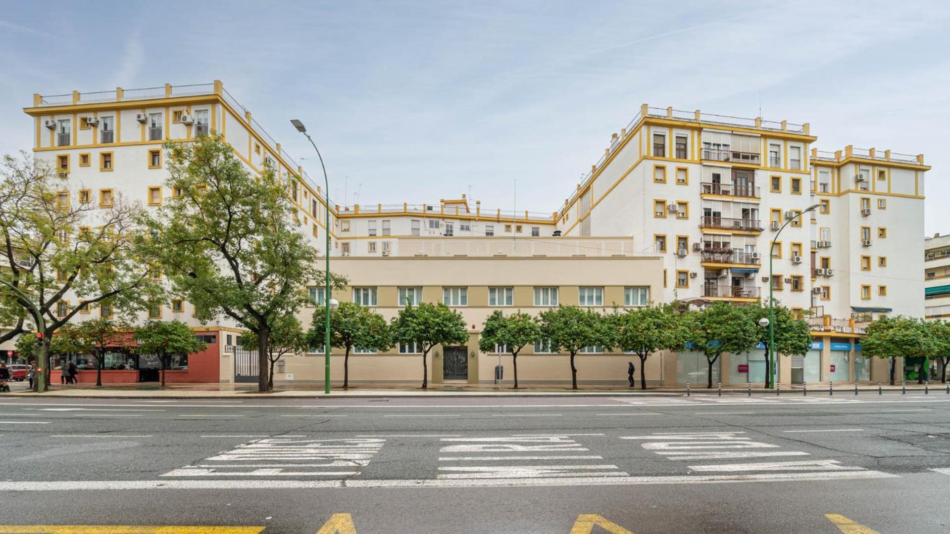 Limehome Sevilla Ronda De Capuchinos Exterior photo